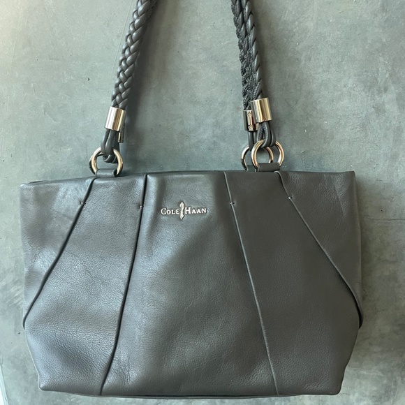 Authentic COLE HAAN Grey leather shoulder bag - Picture 2 of 12